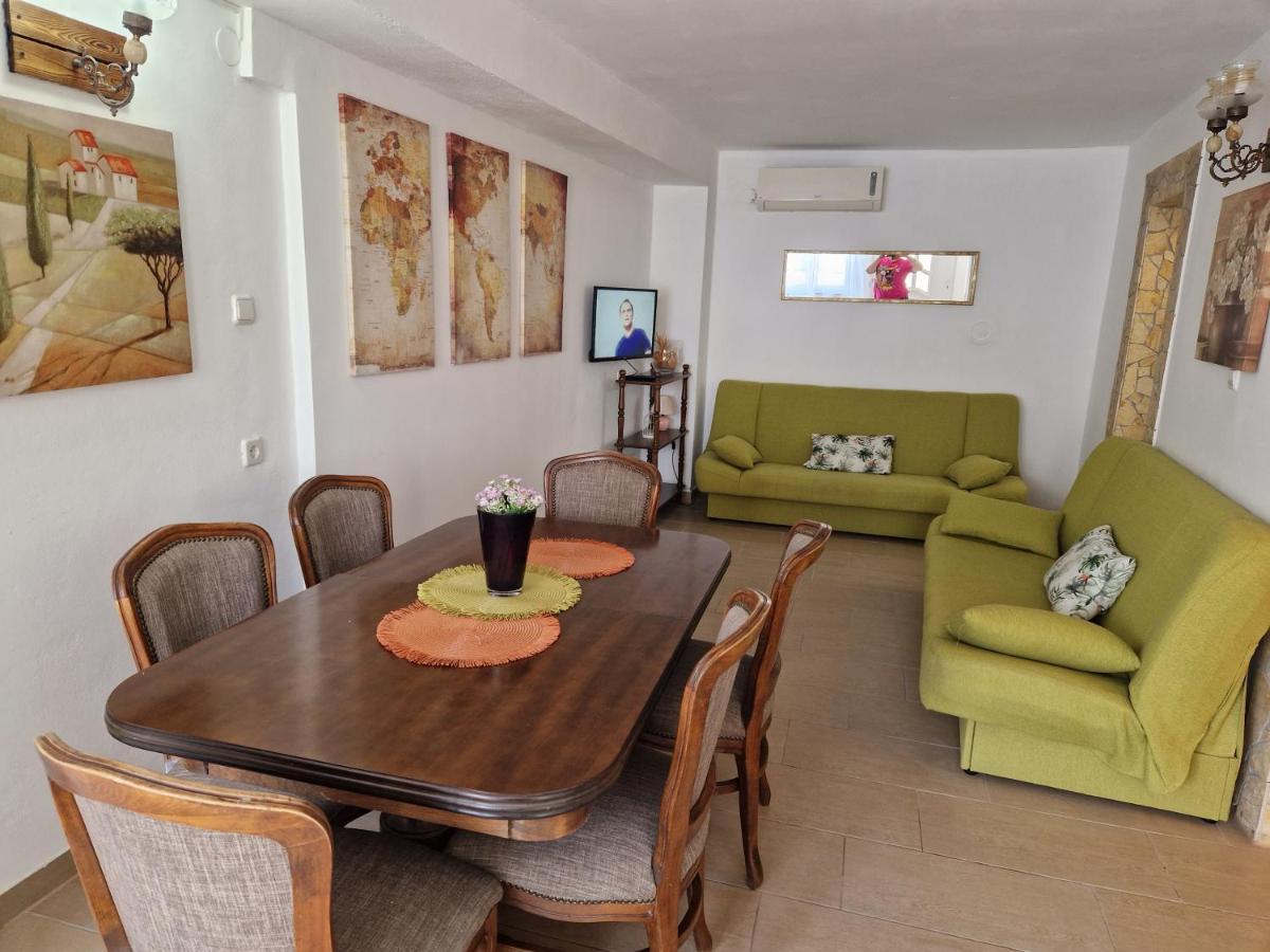 Apartmani Sidro Senj Senj  Kamer foto